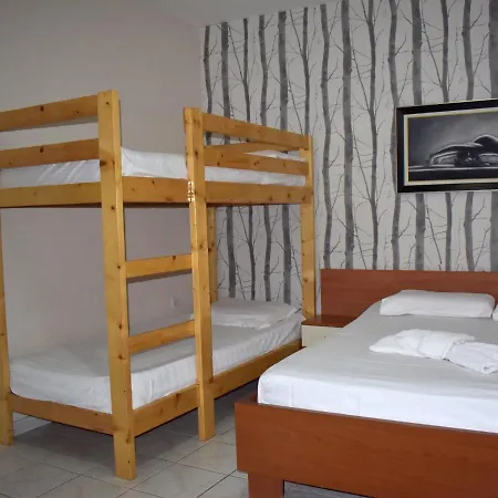 מלון Hotel Central