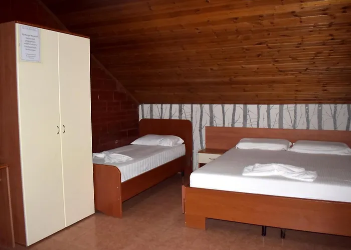 Hotel Central Отель 2*